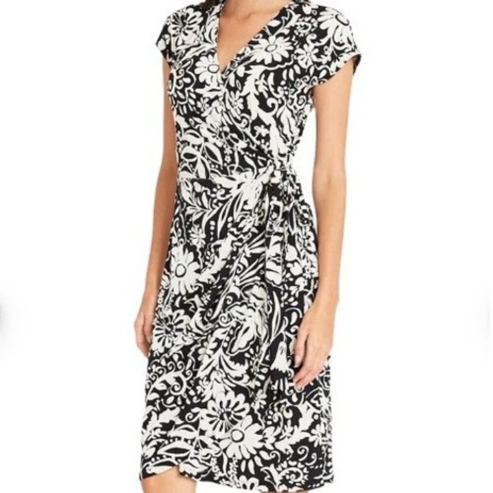 Maggy London Dress Womens 6 Black White Floral Faux Wrap Sheath Ellison Tiki NWT